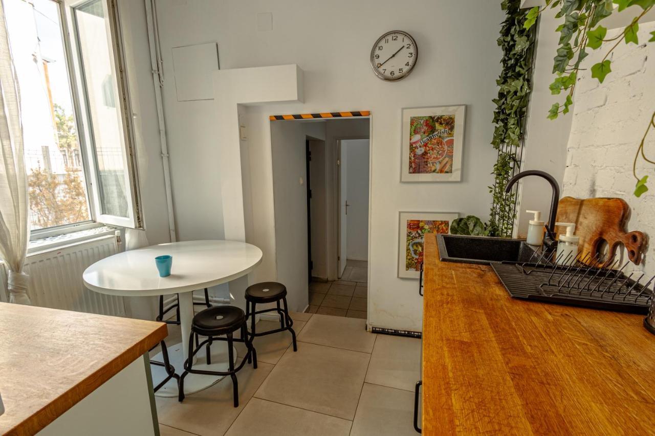First Hostel Bucur 21 Bukarest Kültér fotó